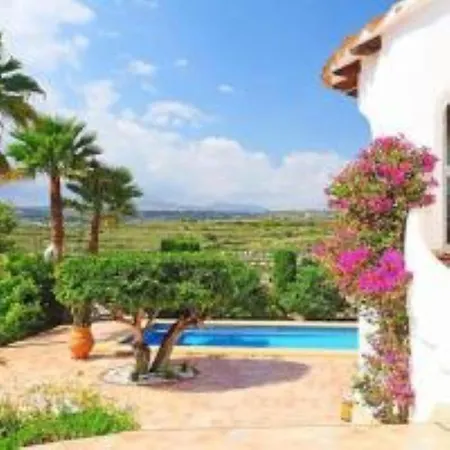 Alcazar Villa *