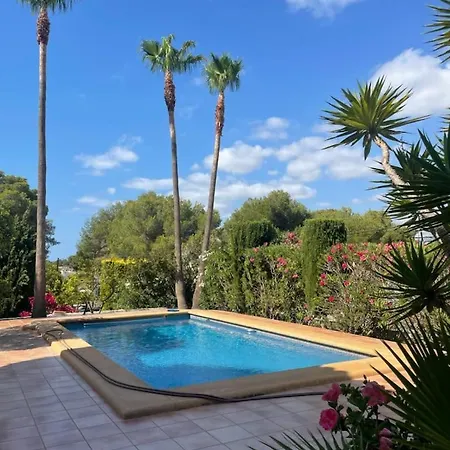 Alcazar Villa *