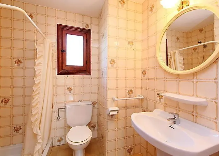 Alcazar Villa *