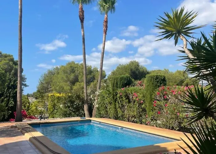 Alcazar Villa *